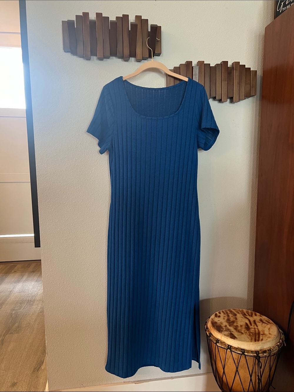 Blue Ribbed Short-Sleeve Maxi Dress